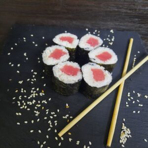 Макі з тунцем